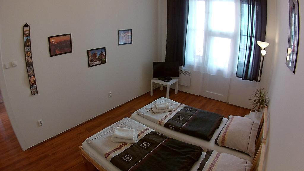 Jezerka Apartments Прага Экстерьер фото