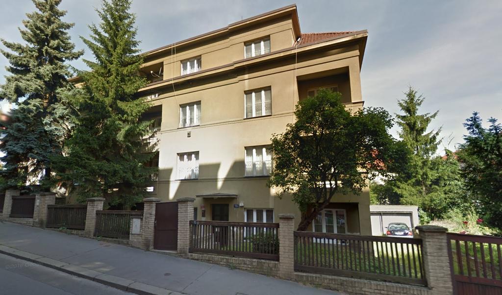 Jezerka Apartments Прага Экстерьер фото