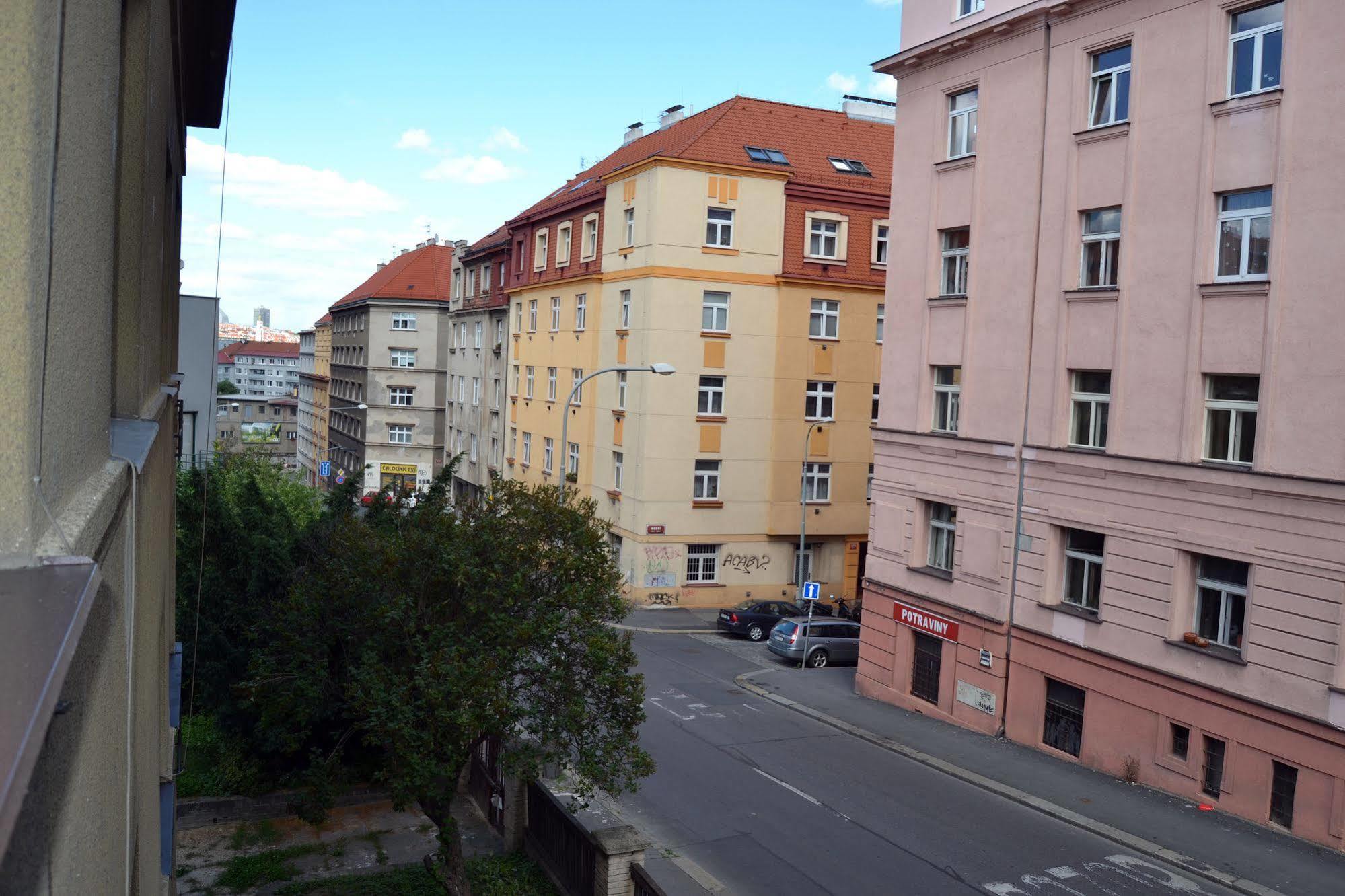 Jezerka Apartments Прага Экстерьер фото